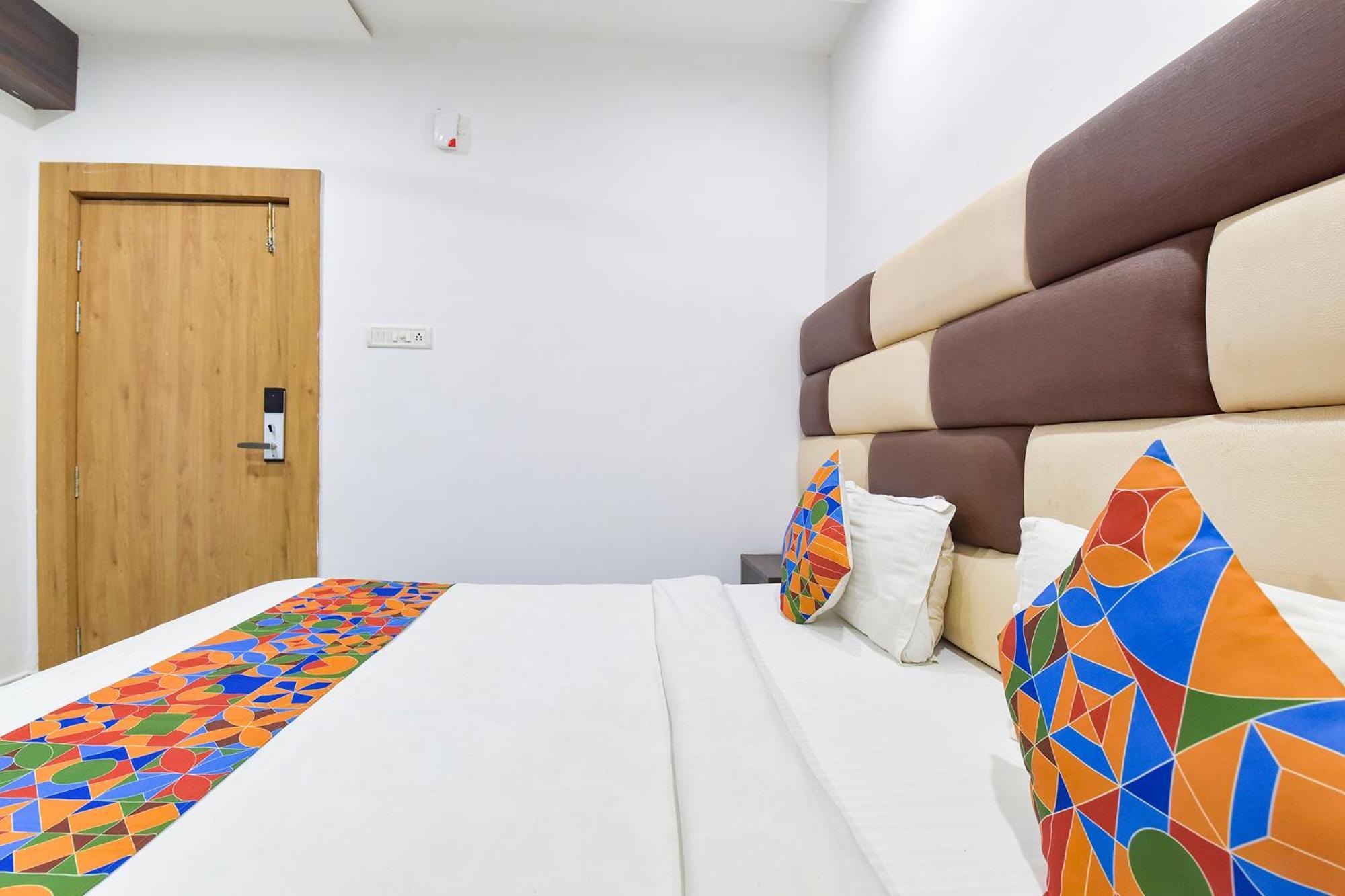 Fabhotel Prime Surya 자발푸르 외부 사진